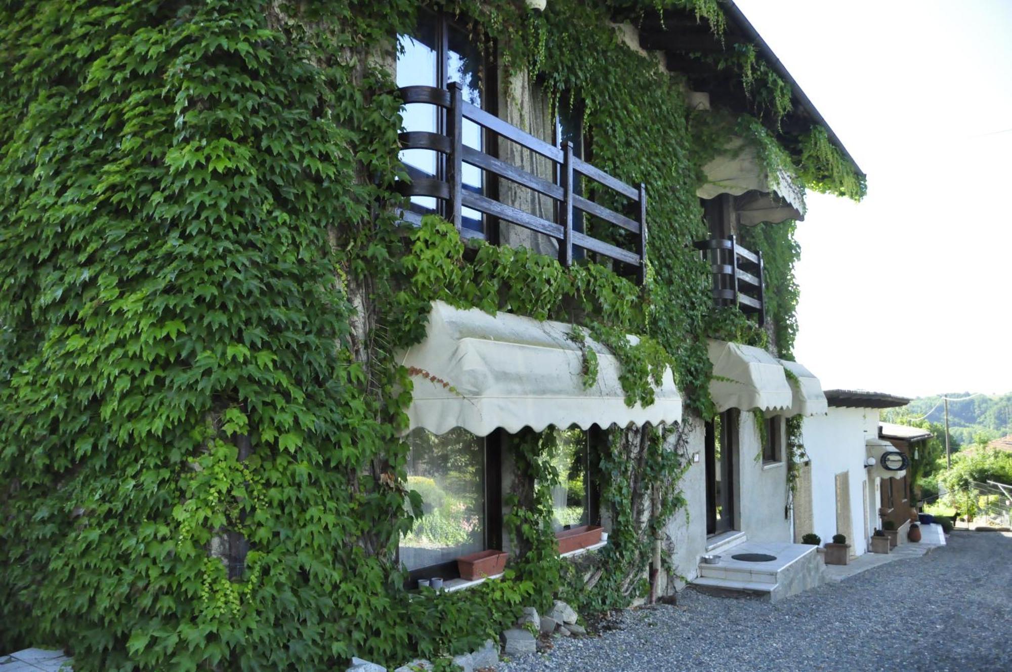 مبيت وإفطار Cortiglione Premiata Osteria Dei Fiori المظهر الخارجي الصورة